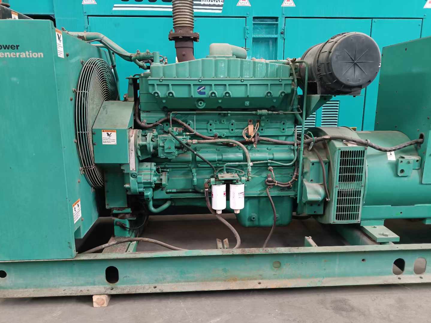 梁平过载会对 600kW 柴油发电机组造成哪些损害？