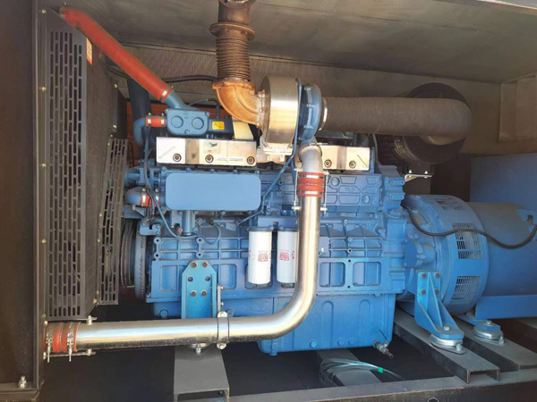 梁平燃油消耗率与进气温度的具体关系是什么？