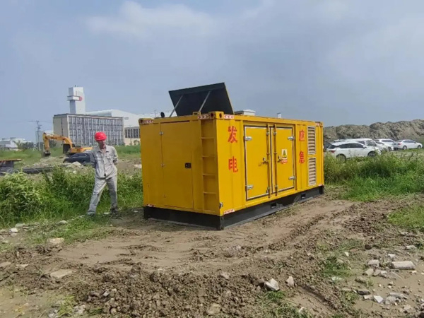 梁平200KW柴油发电机机组每小时的油耗量受哪些因素影响？