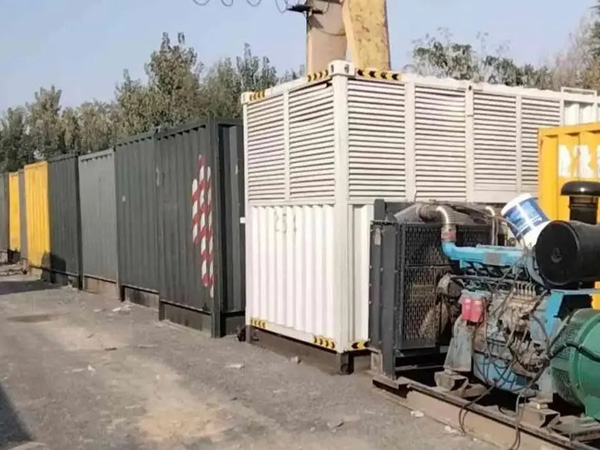 梁平200KW柴油发电机机组每小时油耗是多少？